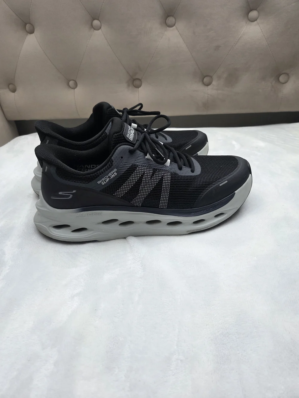 Skechers GO RUN Max Cushioning Slip-ins Men’s 12 Black Gray Running Shoes